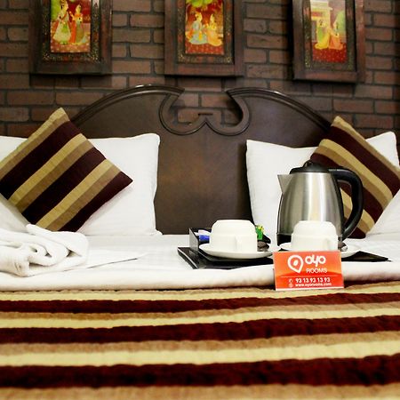 Oyo Premium Rajouri Garden Janta Market New Delhi Extérieur photo
