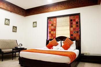 Oyo Premium Rajouri Garden Janta Market New Delhi Extérieur photo